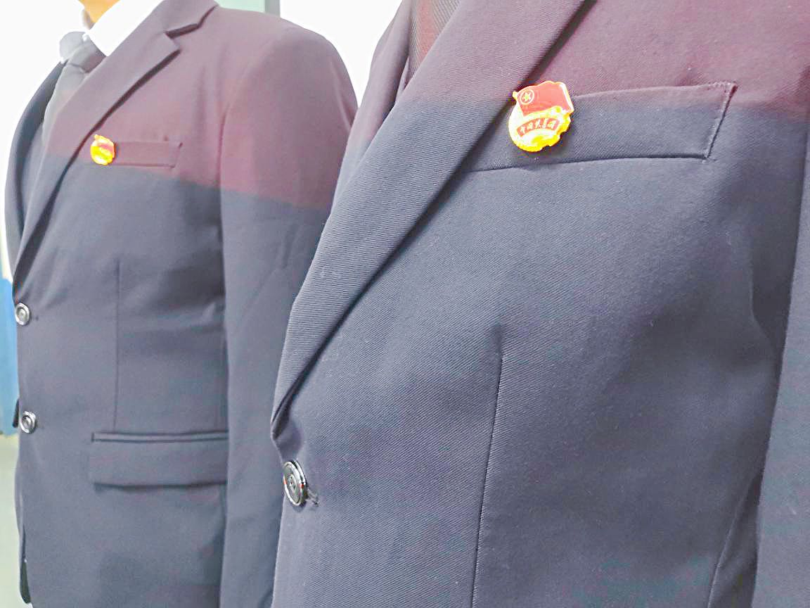 新團(tuán)員培訓(xùn)會議暨入團(tuán)儀式