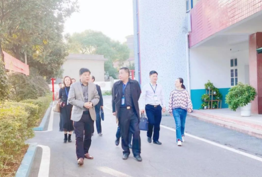 辦學規(guī)范，特色顯著——我校迎省視導組專項視導
